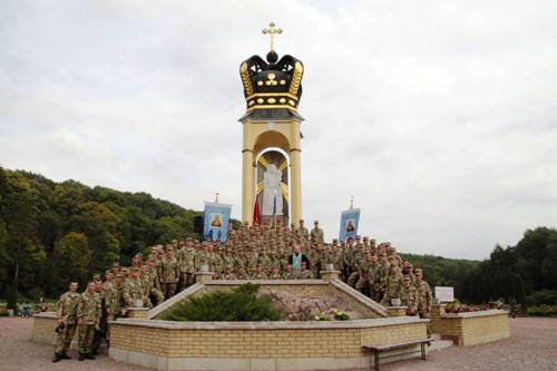 Хрест - це найсильніша зброя, якою можемо подолати зло: VI військове паломництво до Зарваниці.(ФОТО)